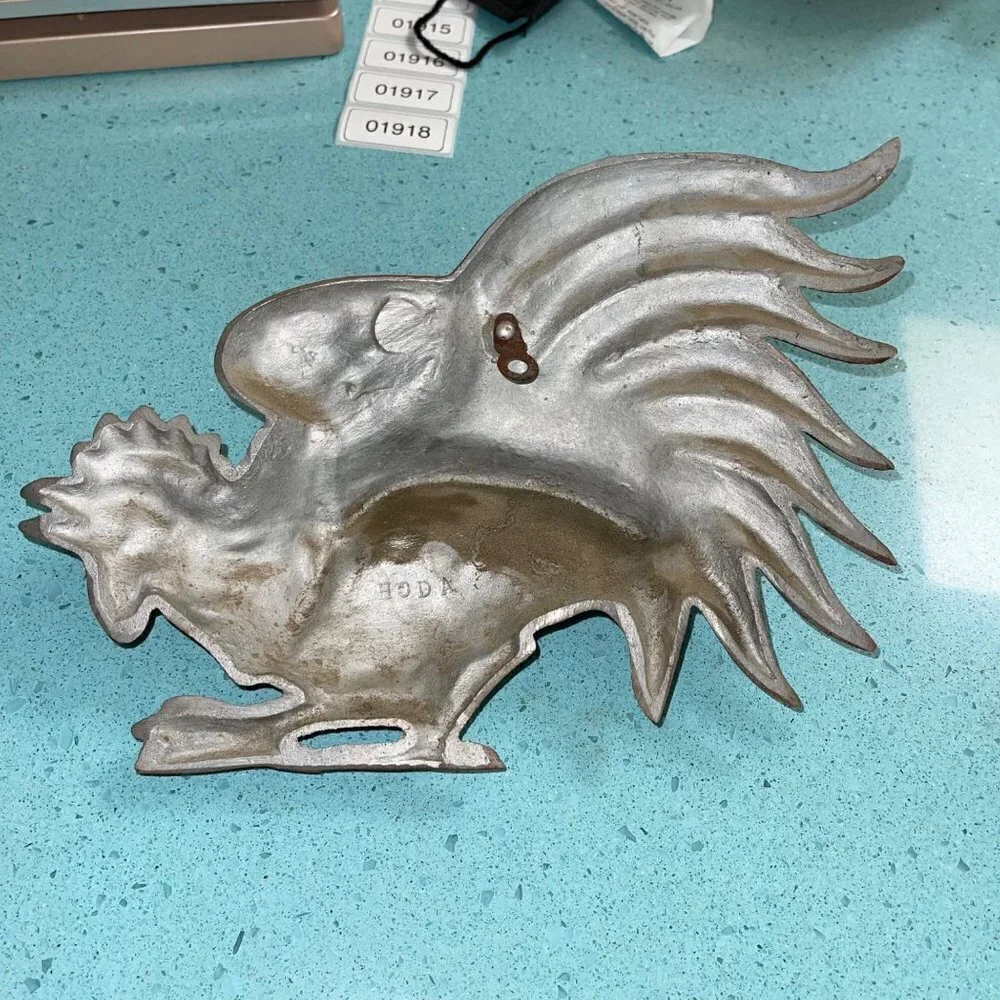 Hoda vintage metal